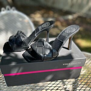 Vince Camuto Brelanie slide